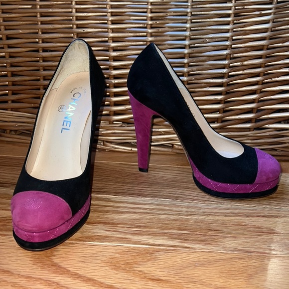 CHANEL Shoes - CHANEL Black & Purple/Pink Suede Pumps size 36 (6)